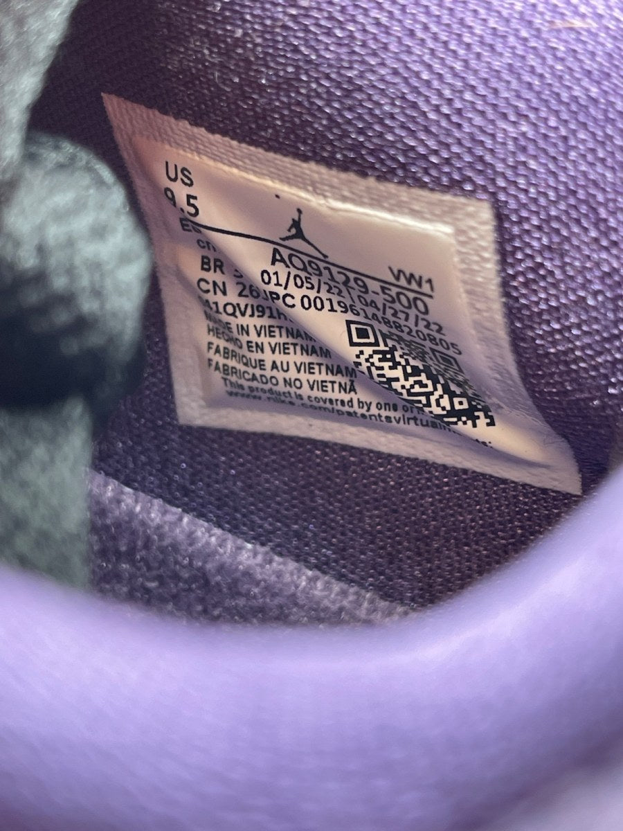 Jordan 4 Retro Canyon Purple (Women's) 9.5W (Moderately Worn Pre-Owned) - Image 8