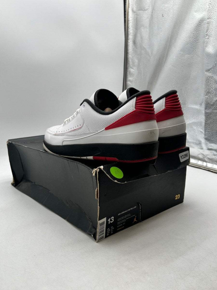 Jordan 2 Retro Low Chicago (2016) 13 (Moderately Worn Pre-Owned)JordanWhite/Black-Varsity Red - Image 5