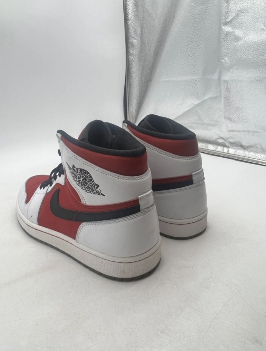 Jordan 1 Retro Carmine (2014) 9.5 (Moderately Worn Pre-Owned)JordanWhite/Black/Carmine - Image 4