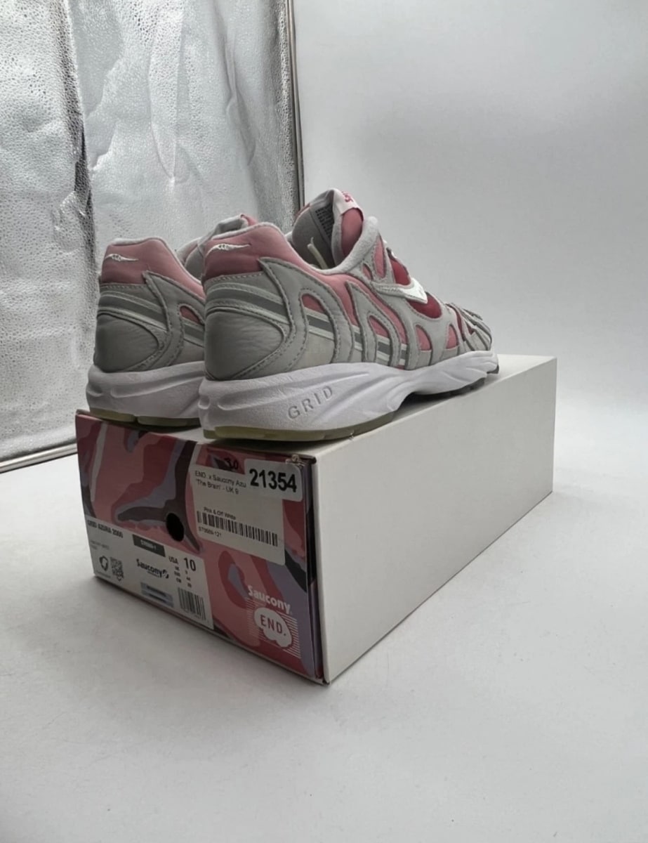Saucony Azura 2000 END. The Brain 10 (Lightly Worn Pre-Owned)SauconyPink/Off-White - Image 5
