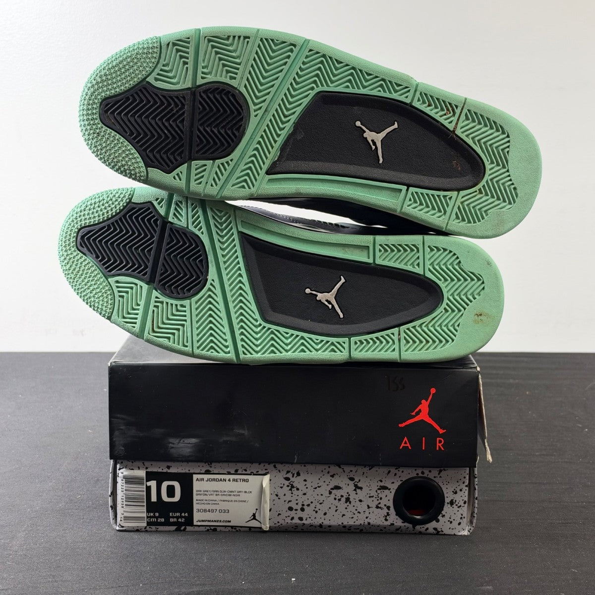 Jordan 4 Retro Green Glow (Size 10) - aux