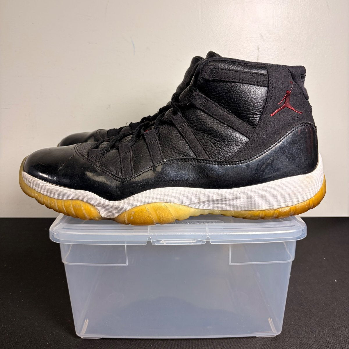 Jordan 11 Retro 72-10 (Size 13) - aux