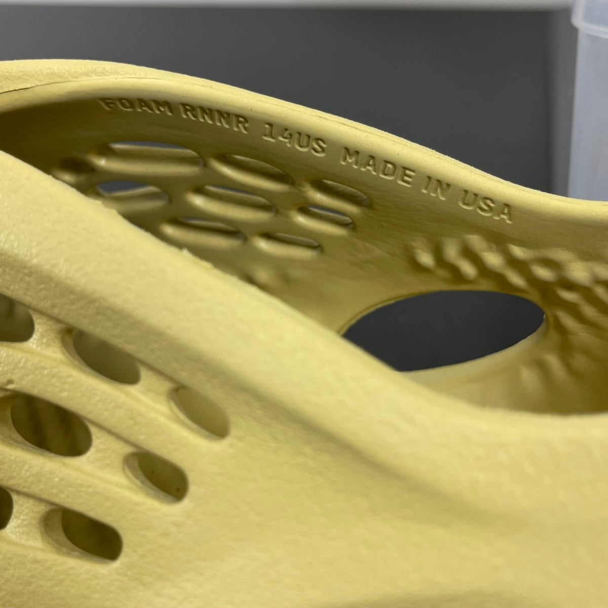 adidas Yeezy Foam RNNR Sulfur 14 (Moderately Worn Pre-Owned)adidasSulfur/Sulfur/Sulfur - Image 6