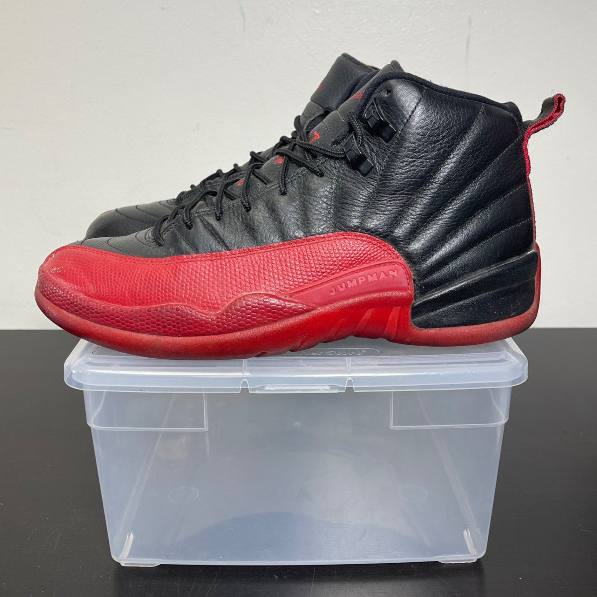 Jordan 12 Retro Flu Game (2016) 8.5 (Moderately Worn Pre-Owned)JordanBlack/Varsity Red - Image 3
