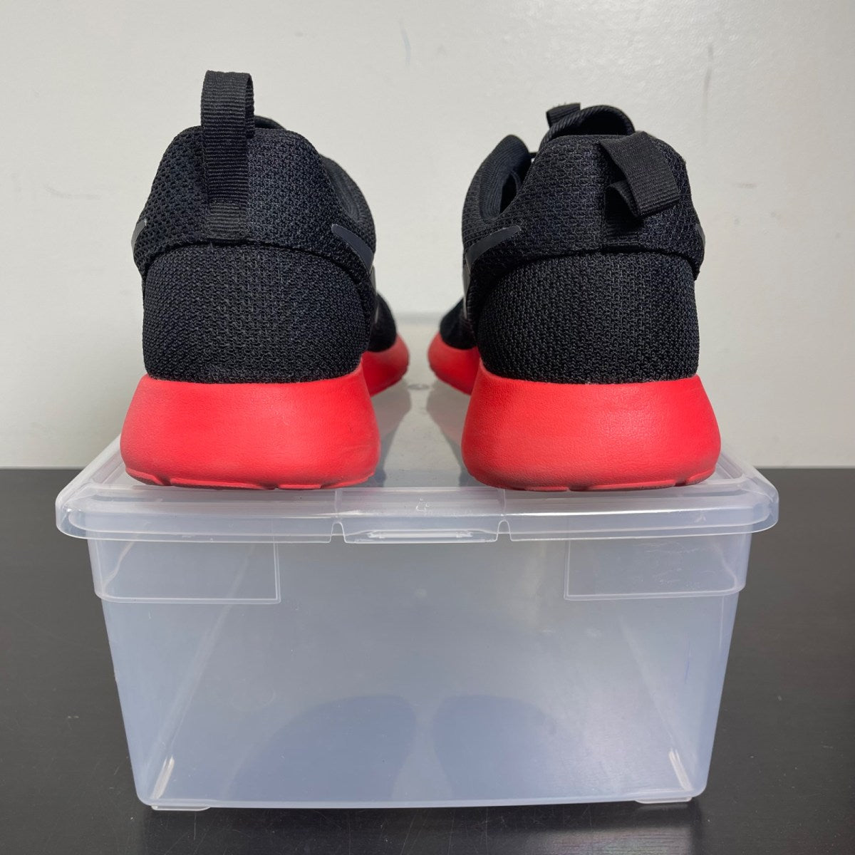 Nike Roshe Run Anthracite Siren Red 9.5 (Moderately Worn Pre-Owned)NikeBlack/Anthracite-Siren Red - Image 4