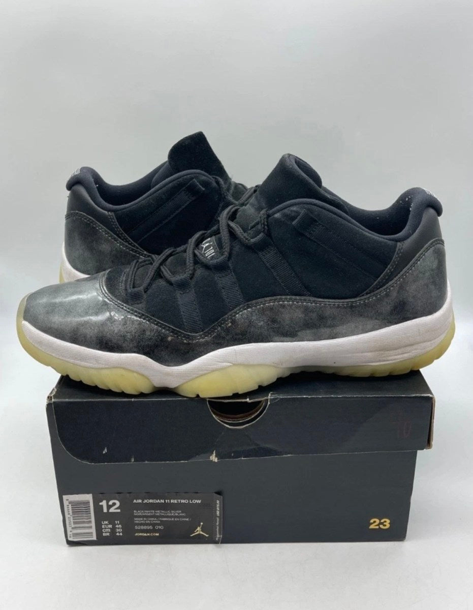 Jordan 11 Retro Low Barons 12 (Lightly Worn Pre-Owned)JordanBlack/Metallic Silver-White - Image 1