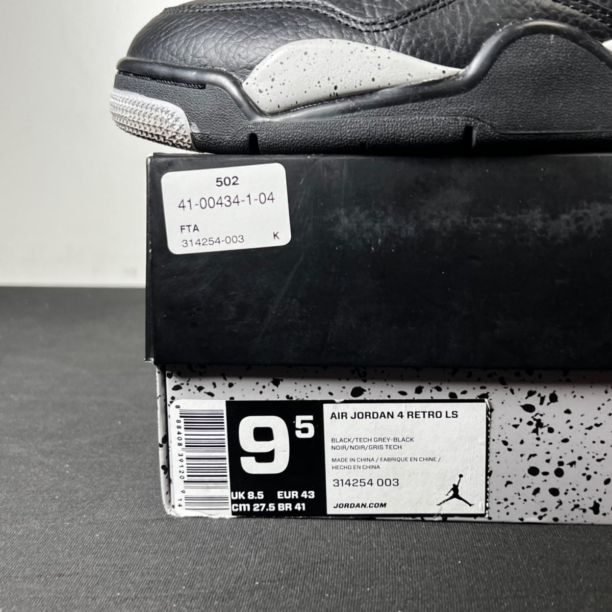 Jordan 4 Retro Oreo (2015) 9.5 (Lightly Worn Pre-Owned)JordanBlack/Tech Grey-White