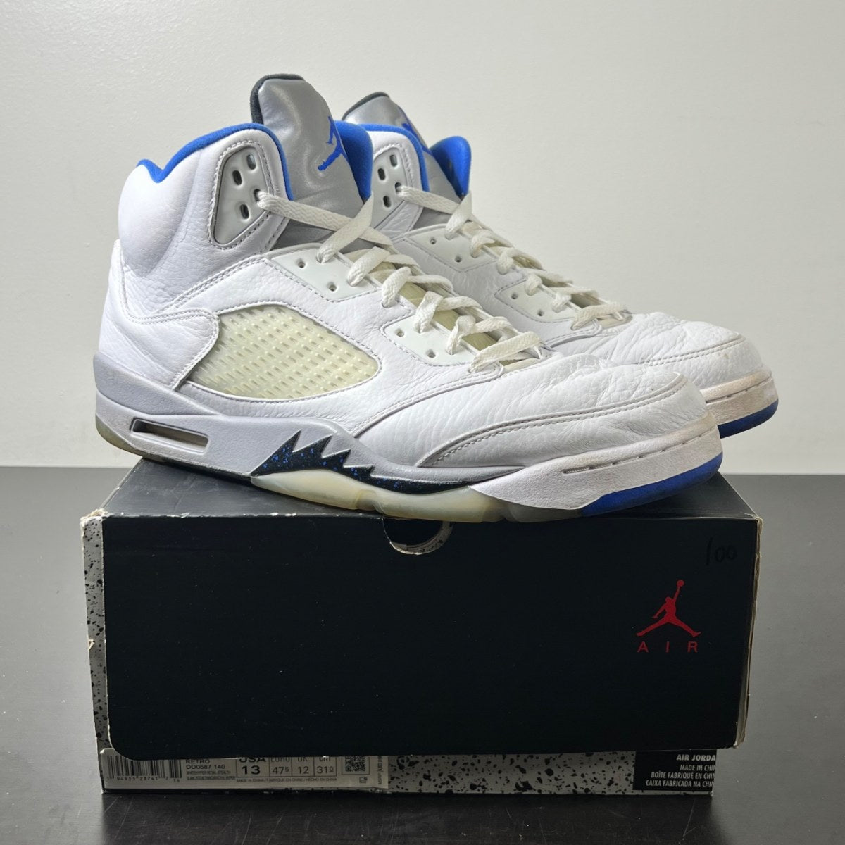 Jordan 5 Retro White Stealth (2021) 13 (Heavily Worn Pre-Owned)JordanWhite/Stealth- Black-Hyper-Royal - Image 1
