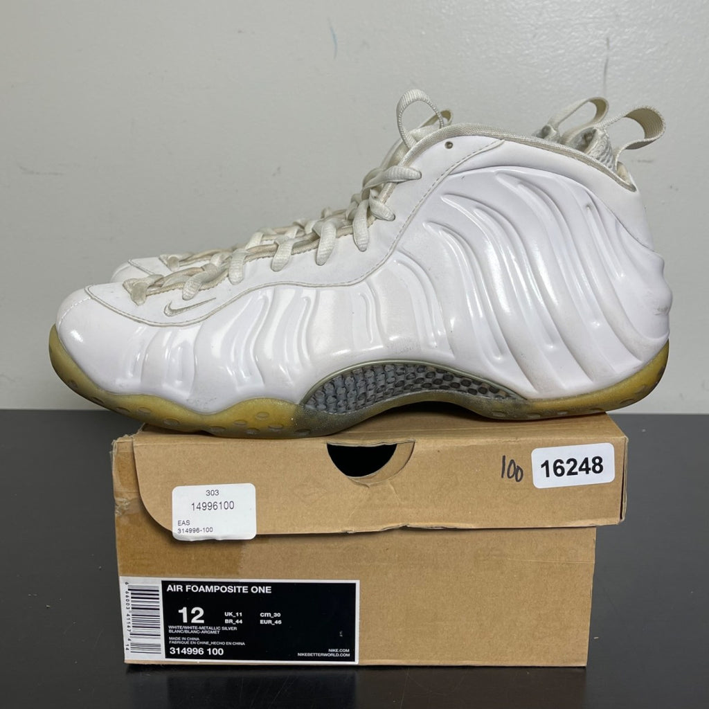 Nike Air Foamposite One White Out 12 (Moderately Worn Pre-Owned)NikeWhite/White-Metallic Silver - Image 3