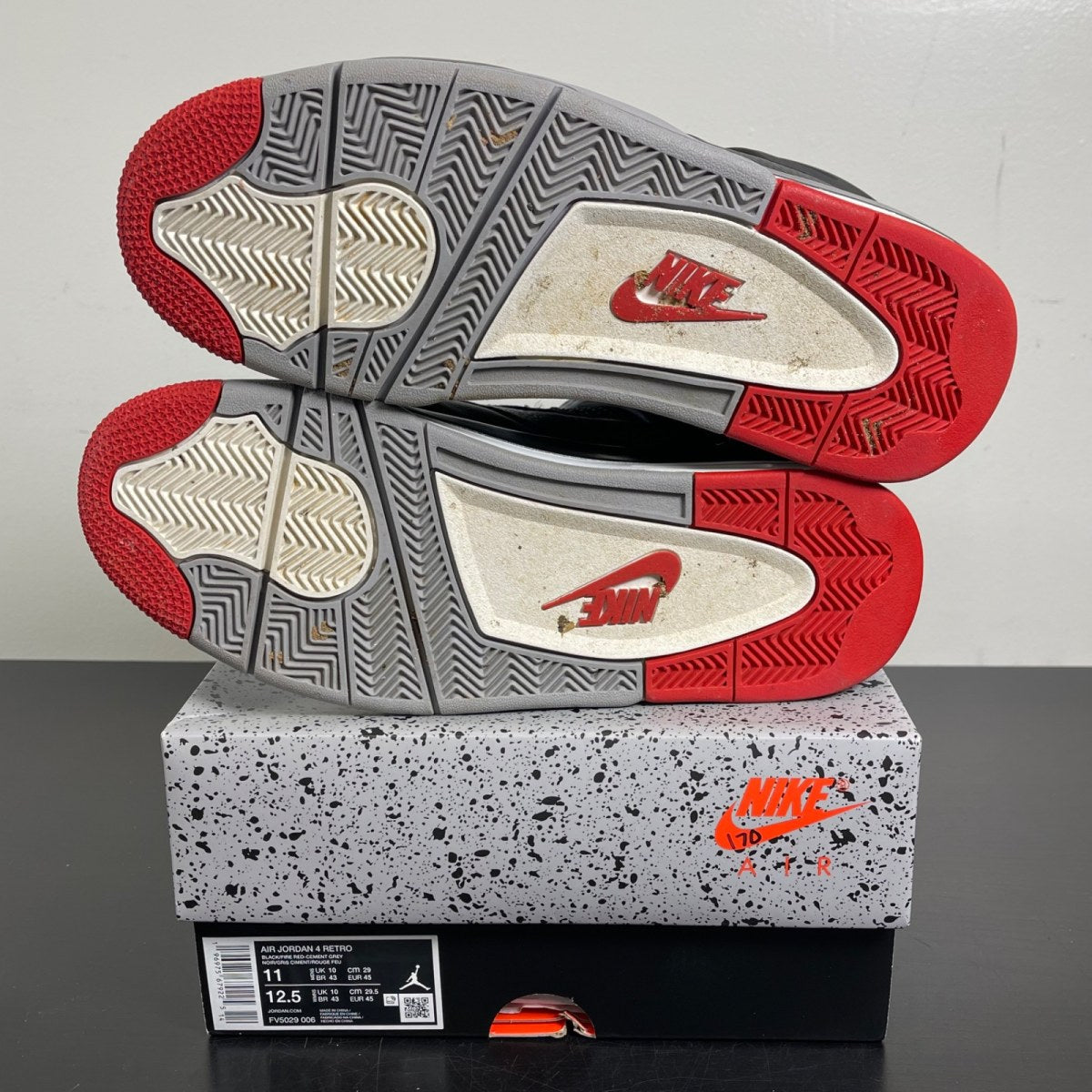 Jordan 4 Retro Bred Reimagined 11 (Moderately Worn Pre-Owned)JordanBlack/Cement Grey/Varsity Red/Summit White - Image 5