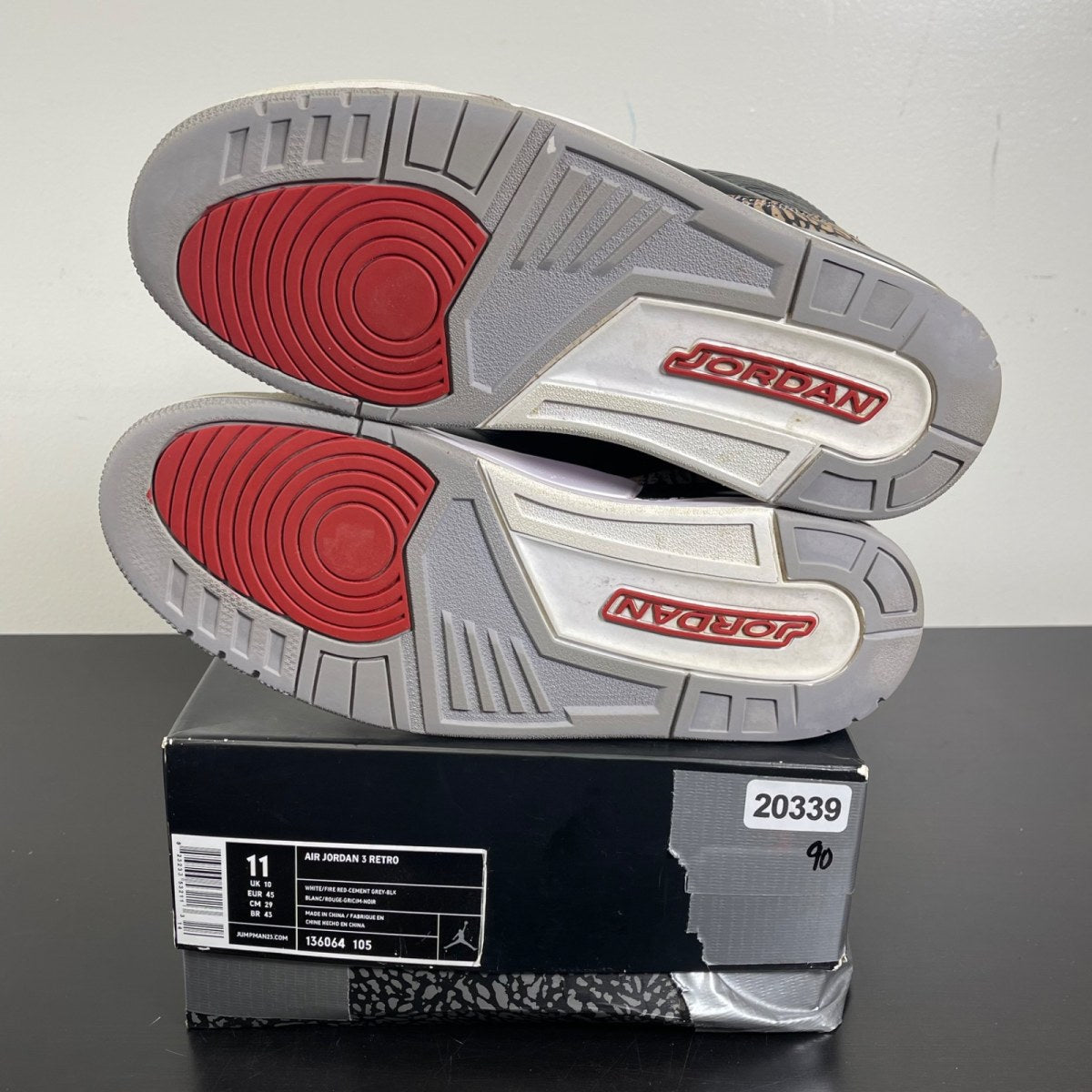 Jordan 3 Retro White Cement (2011) 11 (Moderately Worn Pre-Owned)JordanWhite/Cement Grey-Fire Red - Image 5