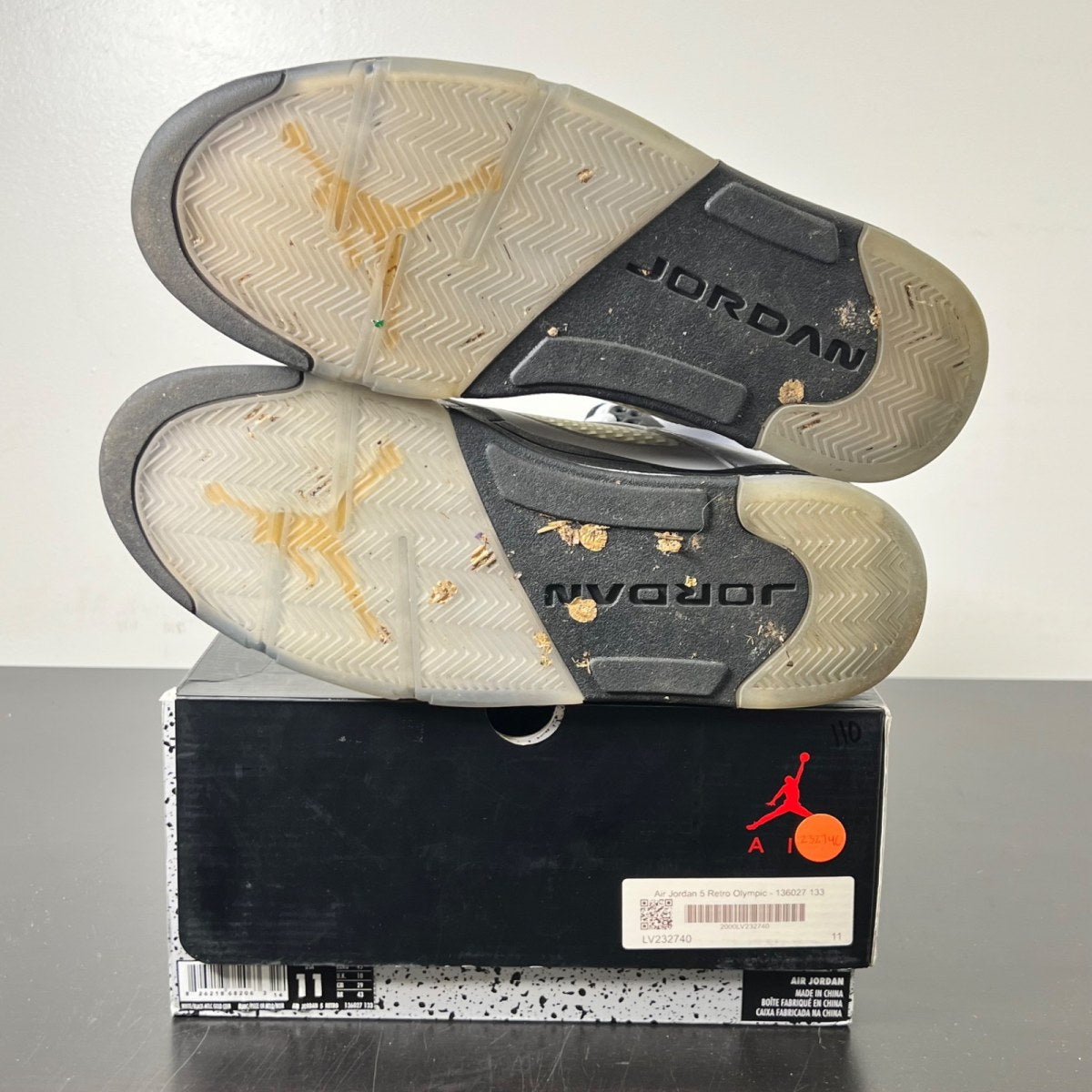 Jordan 5 Retro Olympic (2016) 11 (Lightly Worn Pre-Owned)JordanWhite/Black-Metallic Gold Coin - Image 6