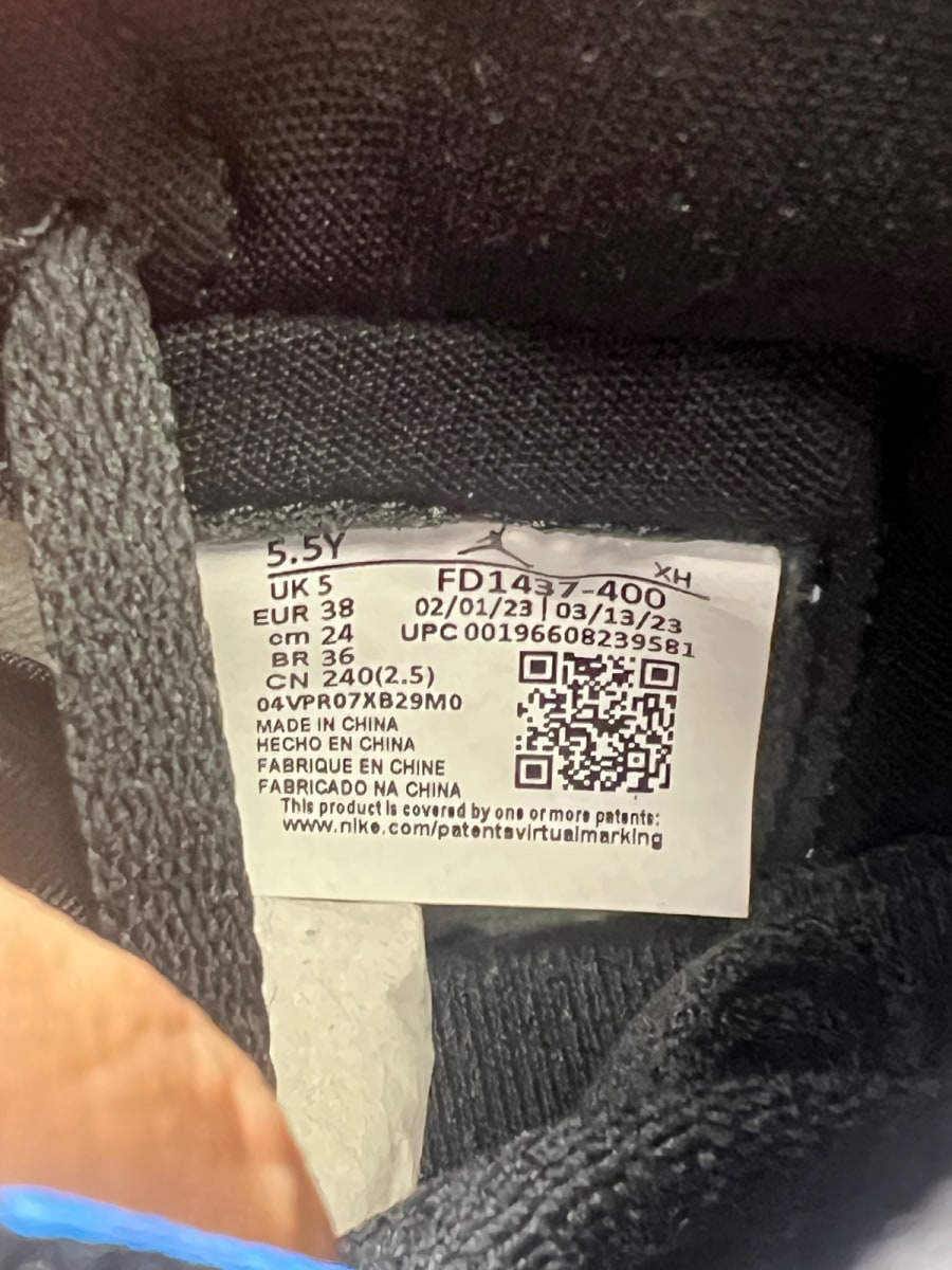 Jordan 1 Retro High OG UNC Toe (GS) (Size 5.5Y) - Image 6