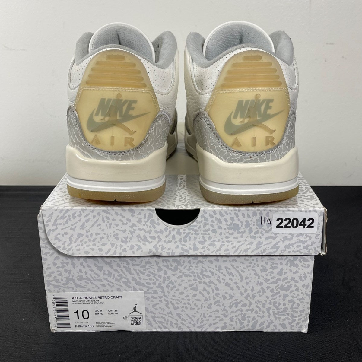 Jordan 3 Retro Craft Ivory 10 (Moderately Worn Pre-Owned)JordanIvory/Grey Mist/Cream - Image 4