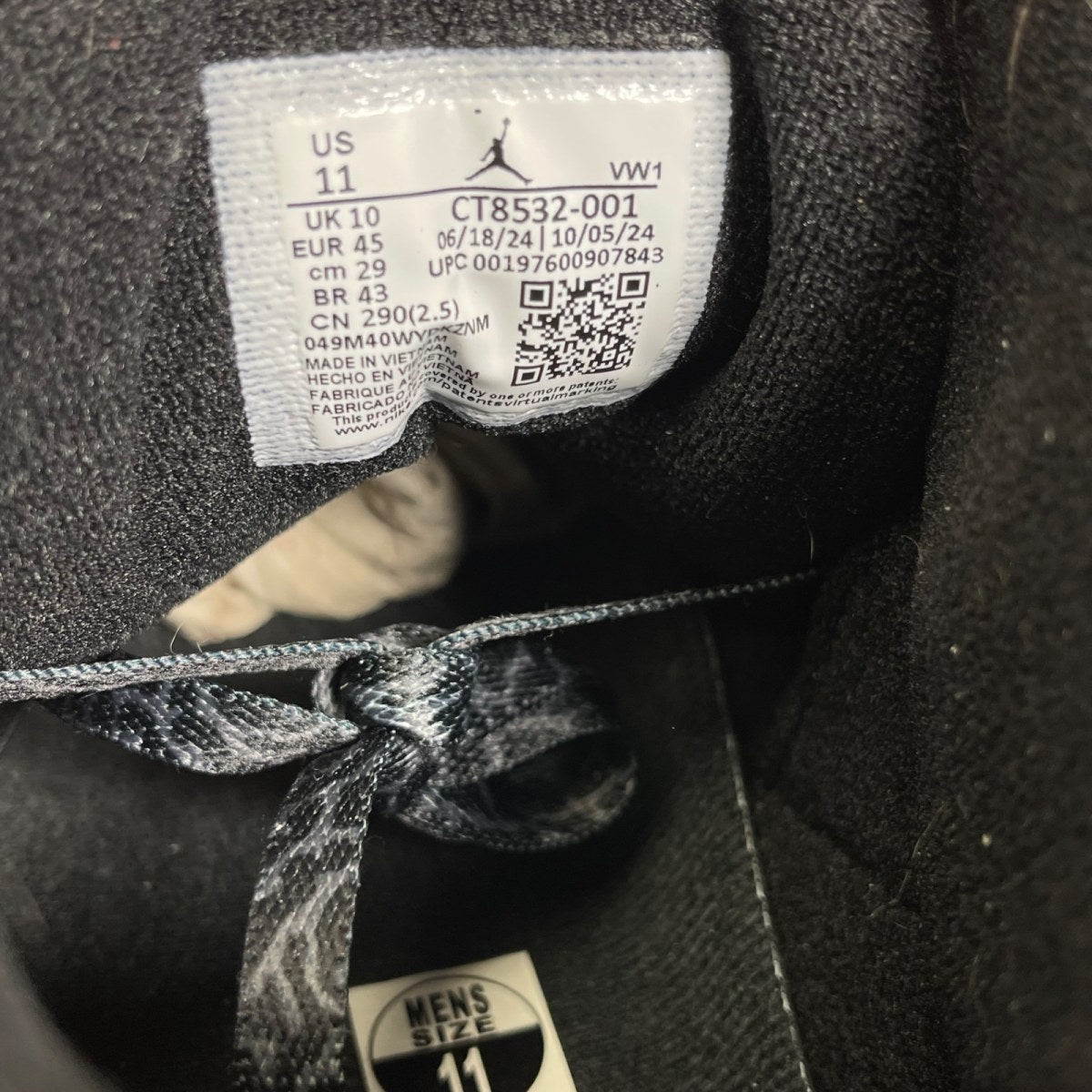 Jordan 3 Retro Black Cat (2025) 11 (Moderately Worn Pre-Owned)JordanBlack/Dark Charcoal/Black - Image 6