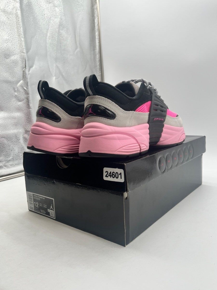 Jordan Trunner O/S Wolf Grey Pink Blast 12 (Lightly Worn Pre-Owned)JordanWolf Grey/Neutral Grey/Black/Pink Blast - Image 5
