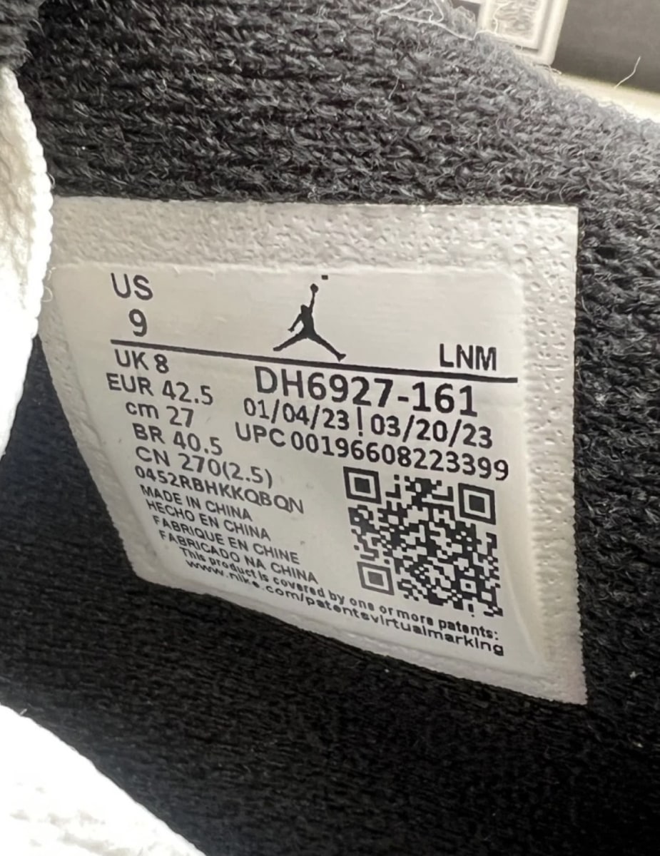 Jordan 4 Retro Red Cement 9 (Lightly Worn Pre-Owned)JordanWhite/Fire Red/Black/Neutral Grey - Image 7
