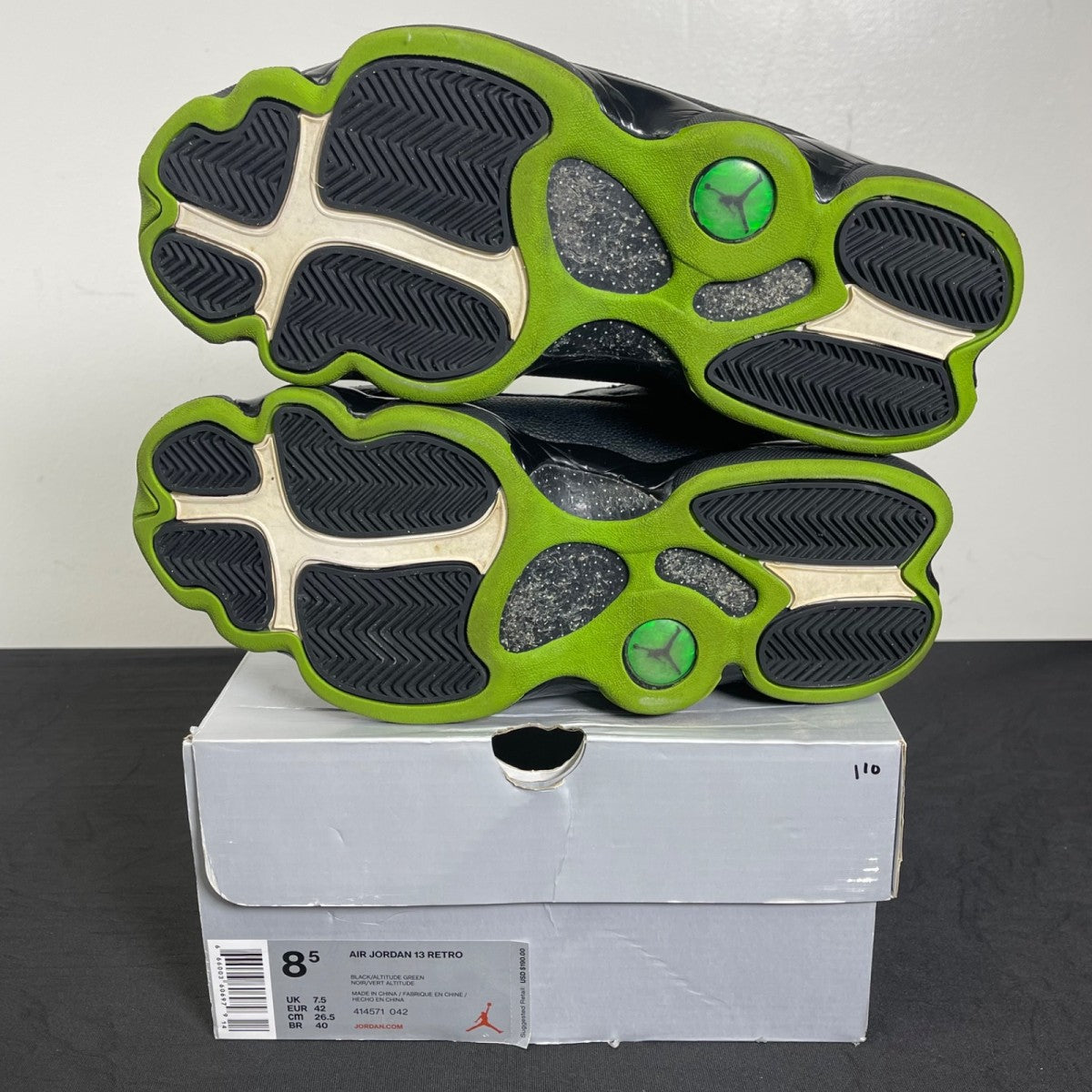 Jordan 13 Retro Altitude (2017) 8.5 (Moderately Worn Pre-Owned)JordanBlack/Altitude Green - Image 5