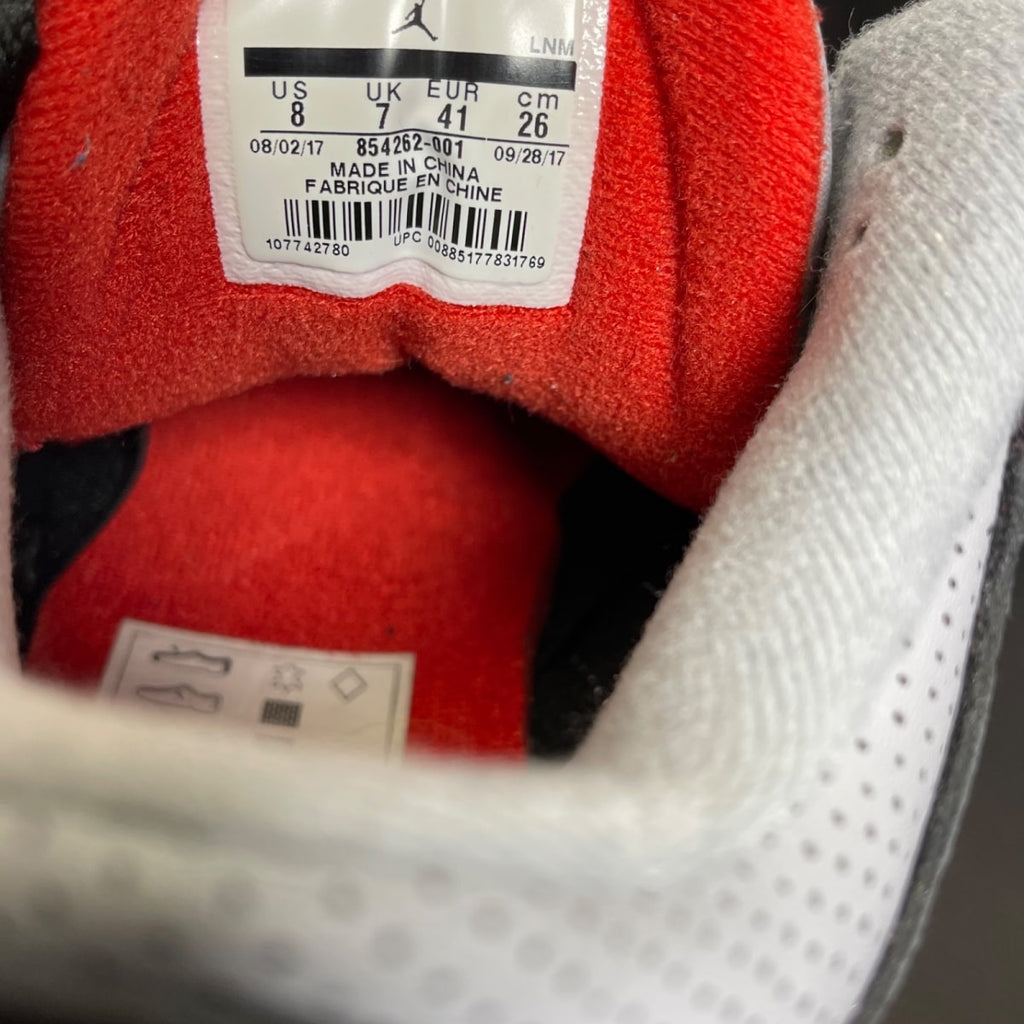 Jordan 3 Retro Black Cement (2018) 8 (Moderately Worn Pre-Owned)JordanBlack/Fire Red-Cement Grey-White - Image 6