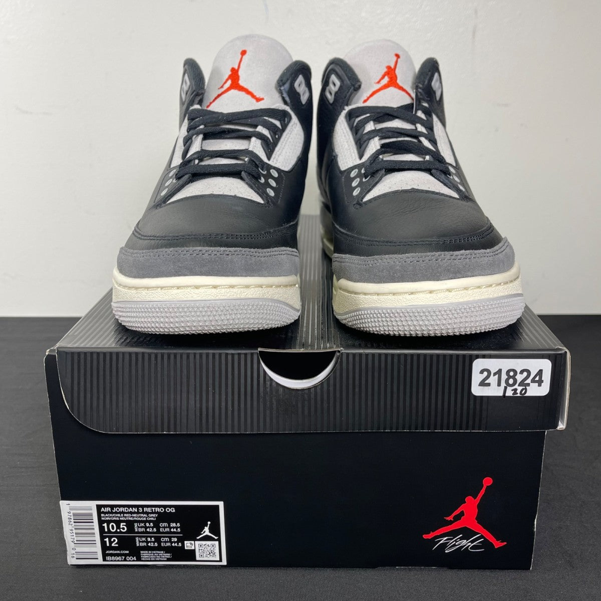 Jordan 3 Retro OG Rare Air 10.5 (Moderately Worn Pre-Owned)JordanBlack/Chile Red/Neutral Grey/Military Blue/Coconut Milk - Image 2