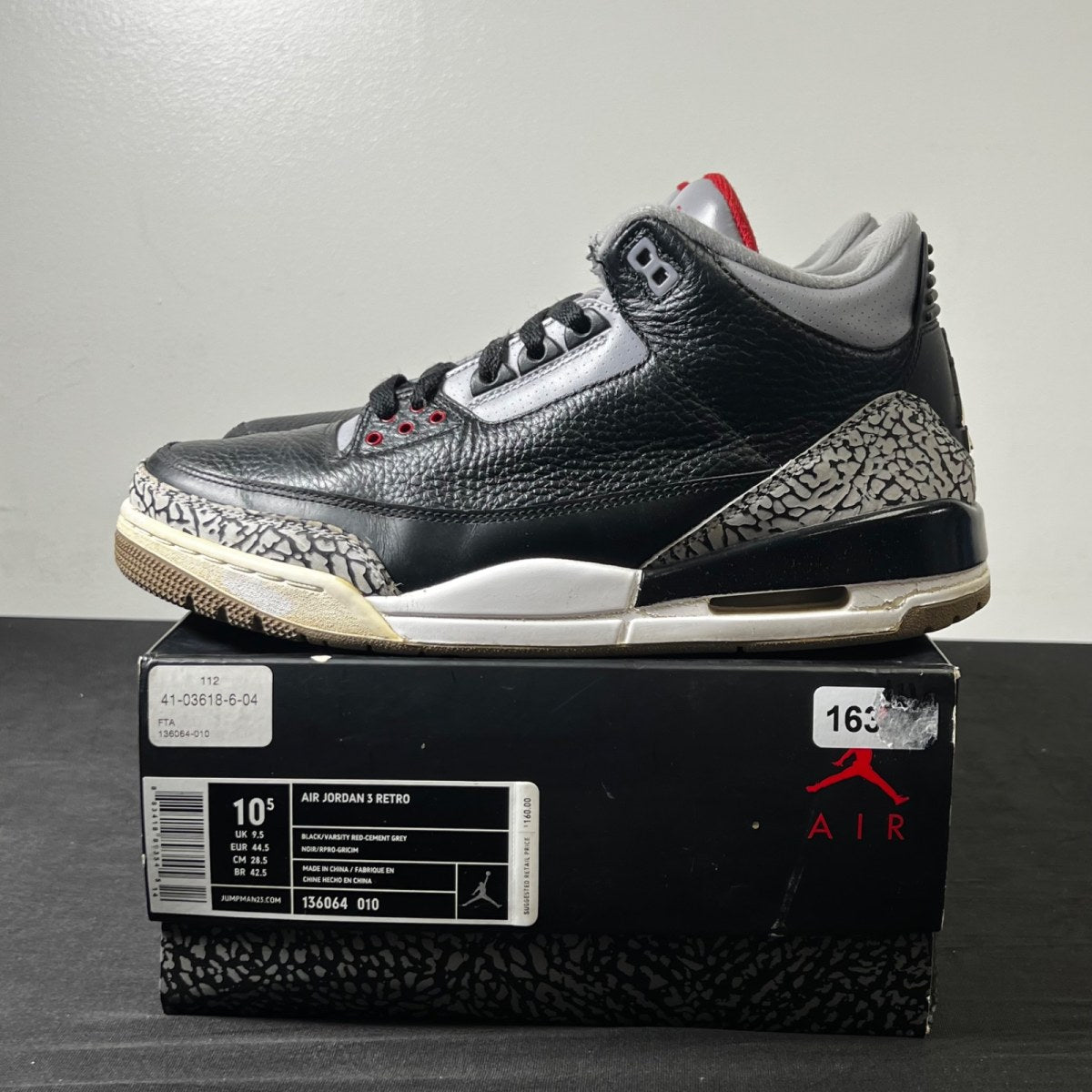 Jordan 3 Retro Black Cement (2011) 10.5 (Heavily Worn Pre-Owned)JordanBlack/Cement Grey-White-Varsity Red - Image 3