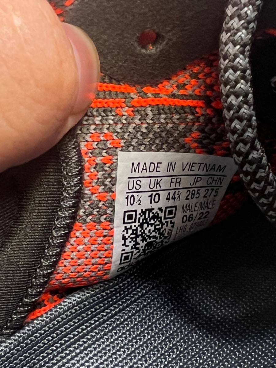 adidas Yeezy Boost 350 V2 Carbon Beluga 10.5 (Lightly Worn Pre-Owned)adidasCarbon Beluga/Steeple Grey/Solar Red - Image 8