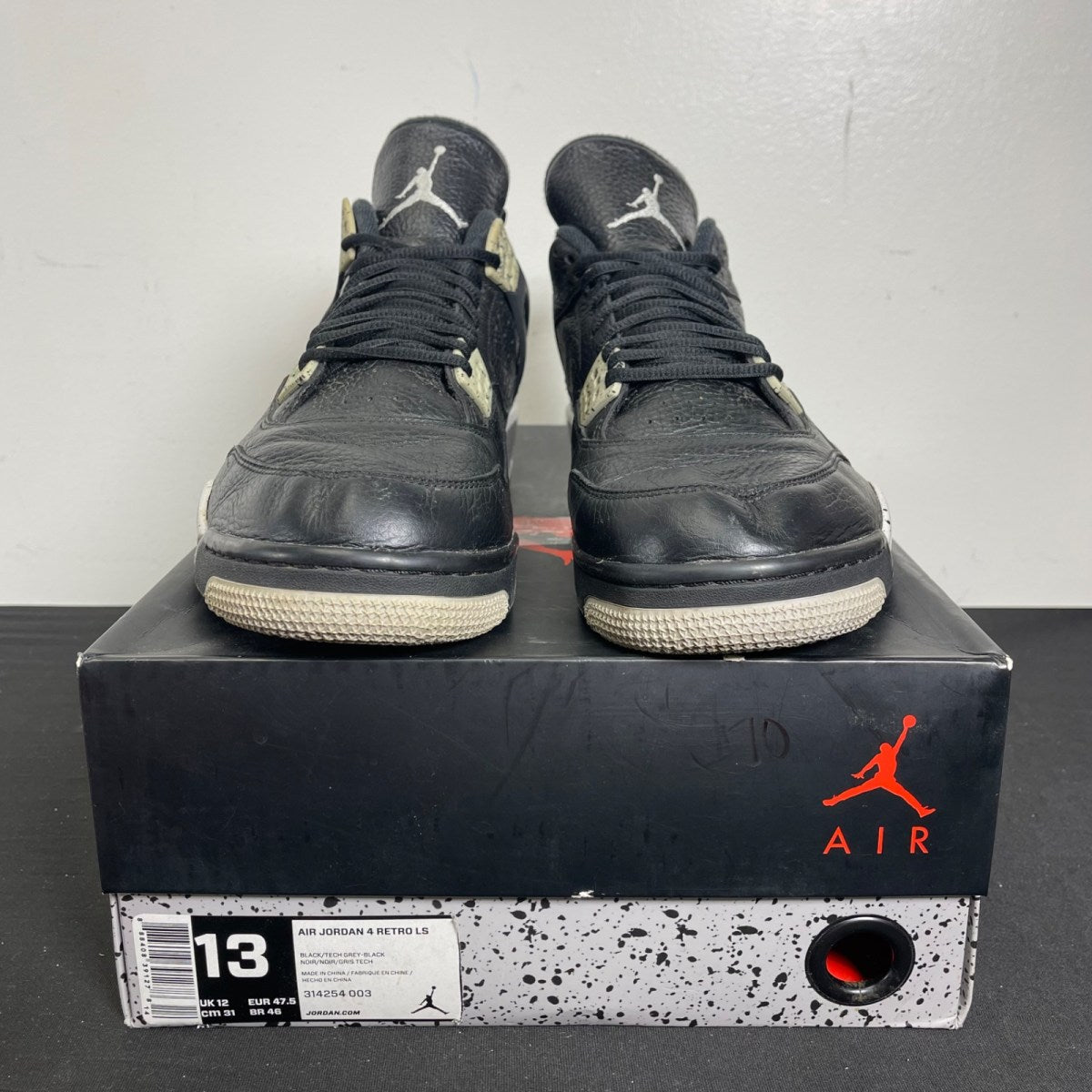 Jordan 4 Retro Oreo (2015) 13 (Moderately Worn Pre-Owned)JordanBlack/Tech Grey-White - Image 2
