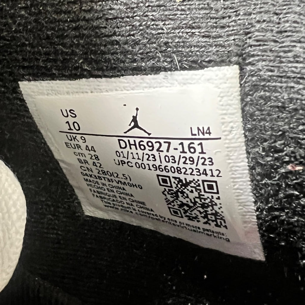 Jordan 4 Retro Red Cement 10 (Lightly Worn Pre-Owned)JordanWhite/Fire Red/Black/Neutral Grey - Image 7