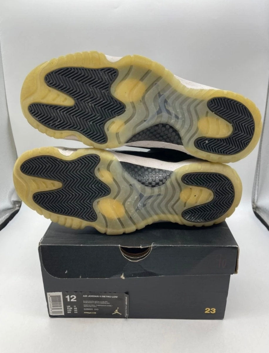 Jordan 11 Retro Low Barons 12 (Lightly Worn Pre-Owned)JordanBlack/Metallic Silver-White - Image 9