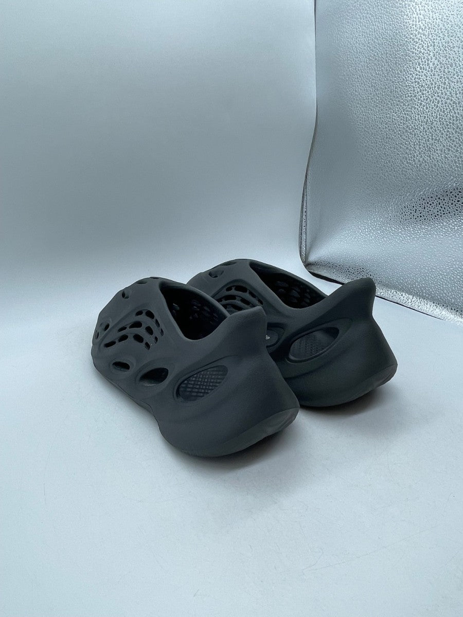 adidas Yeezy Foam RNR Carbon 11 (Moderately Worn Pre-Owned) - Image 4