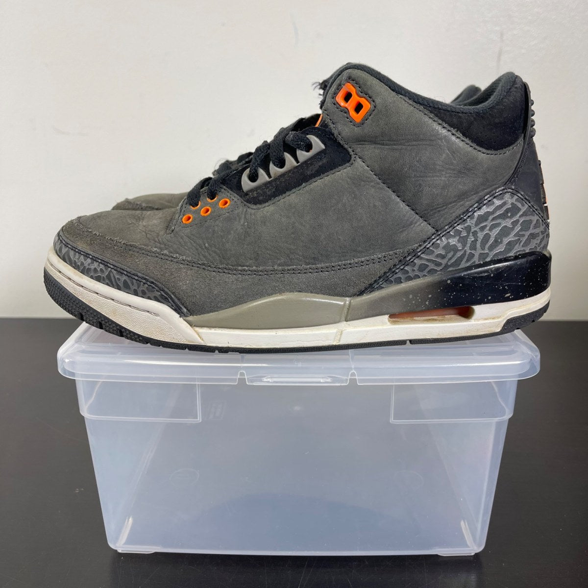 Jordan 3 Retro Fear Pack (2023) 8 (Moderately Worn Pre-Owned)JordanNight Stadium/Total Orange-Black-Flat Pewter-Neutral Grey - Image 3
