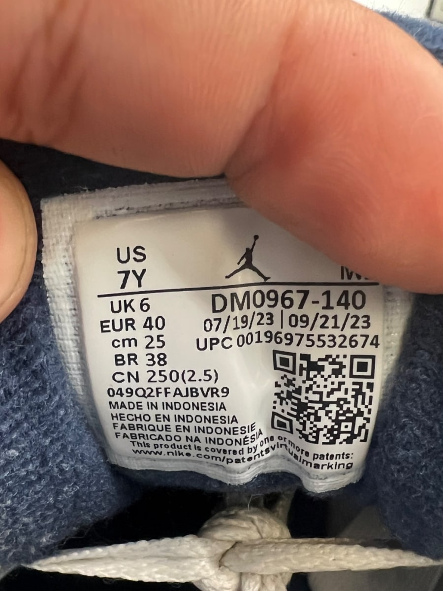 Jordan 3 Retro Midnight Navy (GS) 7Y (Moderately Worn Pre-Owned) - Image 9