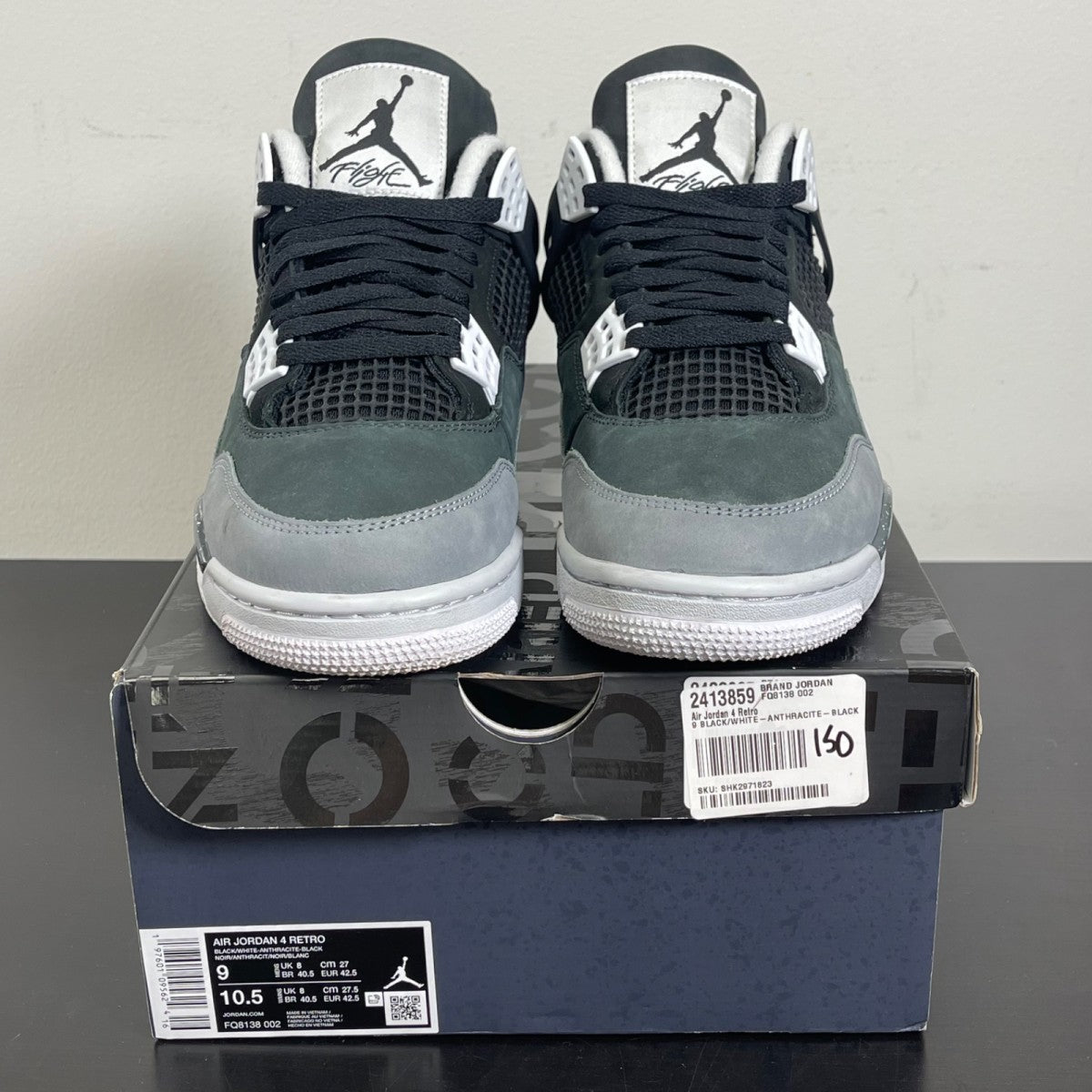 Jordan 4 Retro Fear (2024) 9 (Moderately Worn Pre-Owned)JordanBlack/White/Anthracite/Black/Pure Platinum - Image 2