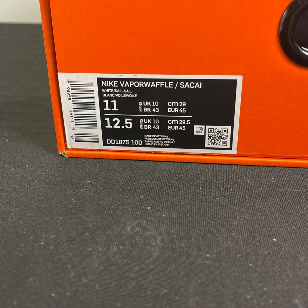 Nike Vaporwaffle sacai Sail Gum 11 (Moderately Worn Pre-Owned)NikeSail/White-White