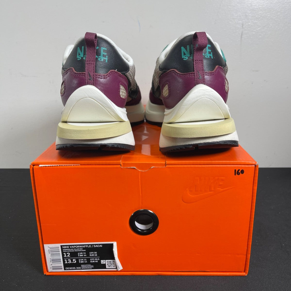 Nike Vaporwaffle sacai Villain Red Neptune Green 12 (Moderately Worn Pre-Owned)NikeString/Black-Villain Red-Neptune Green