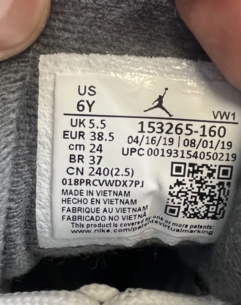 Jordan 12 Retro White Dark Grey (GS) 6Y (Lightly Worn Pre-Owned)JordanWhite/Dark Grey-Gym Red - Image 9