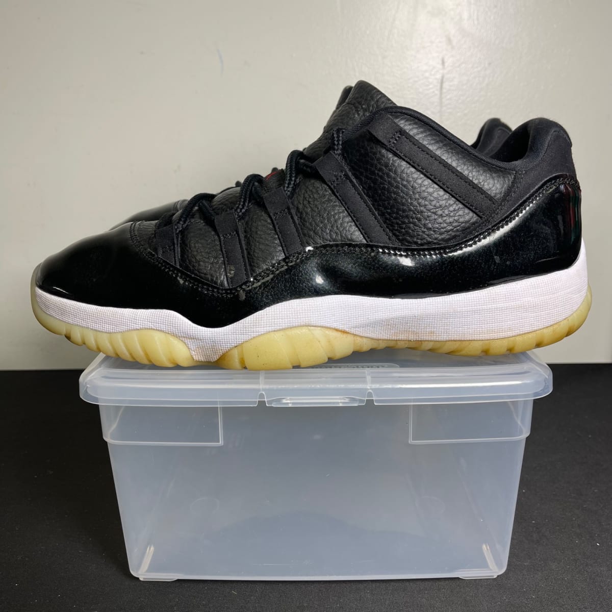 Jordan 11 Retro Low 72-10 (Size 13) - aux