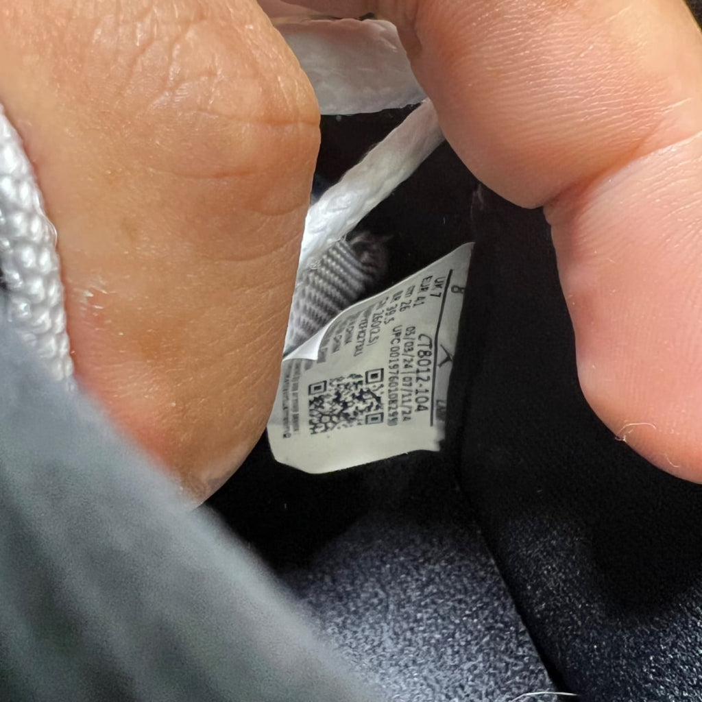 Jordan 11 Retro Legend Blue (2024) 8 (Lightly Worn Pre-Owned)JordanWhite/Legend Blue/Black - Image 6