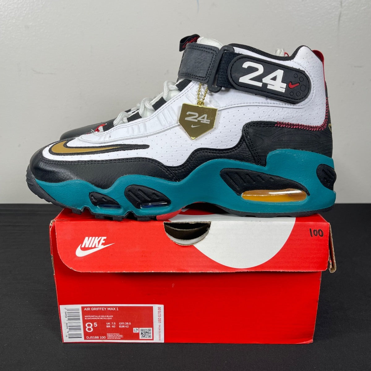 Nike Air Griffey Max 1 Swingman Sweetest Swing 8.5 (Moderately Worn Pre-Owned)NikeWhite/Black-University Red-Metallic Gold - Image 3