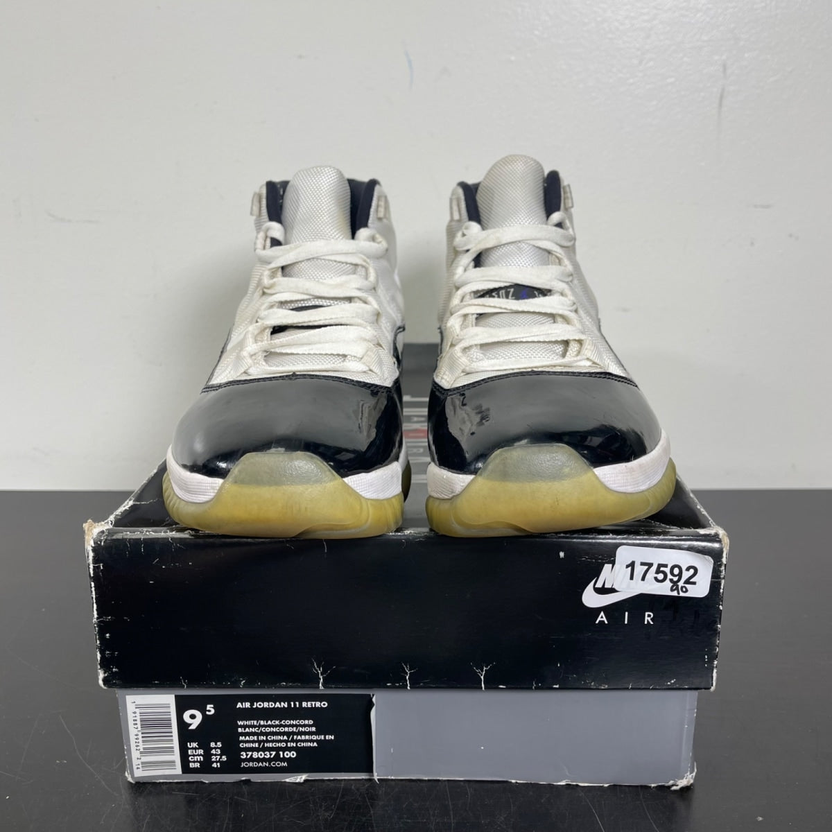 Jordan 11 Retro Concord (2018) 9.5 (Moderately Worn Pre-Owned)JordanWhite/Black-Concord - Image 2