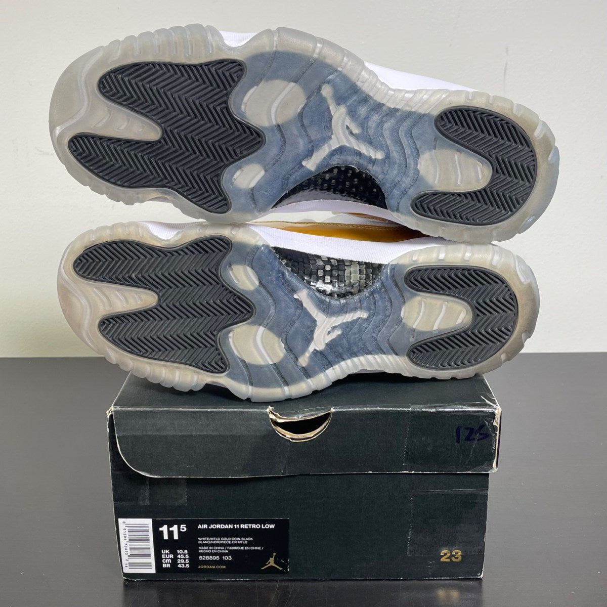 Jordan 11 Retro Low Closing Ceremony 11.5 (Moderately Worn Pre-Owned)JordanWhite/Metallic Gold Coin-Black - Image 5