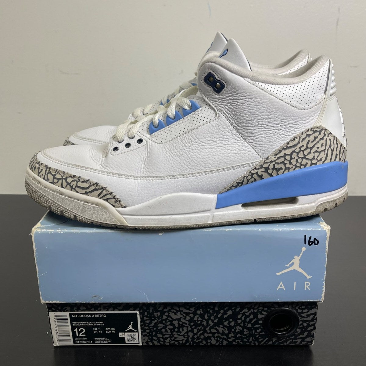 Jordan 3 Retro UNC (2020) 12 (Moderately Worn Pre-Owned)JordanWhite/Valor Blue-Tech Grey - Image 3