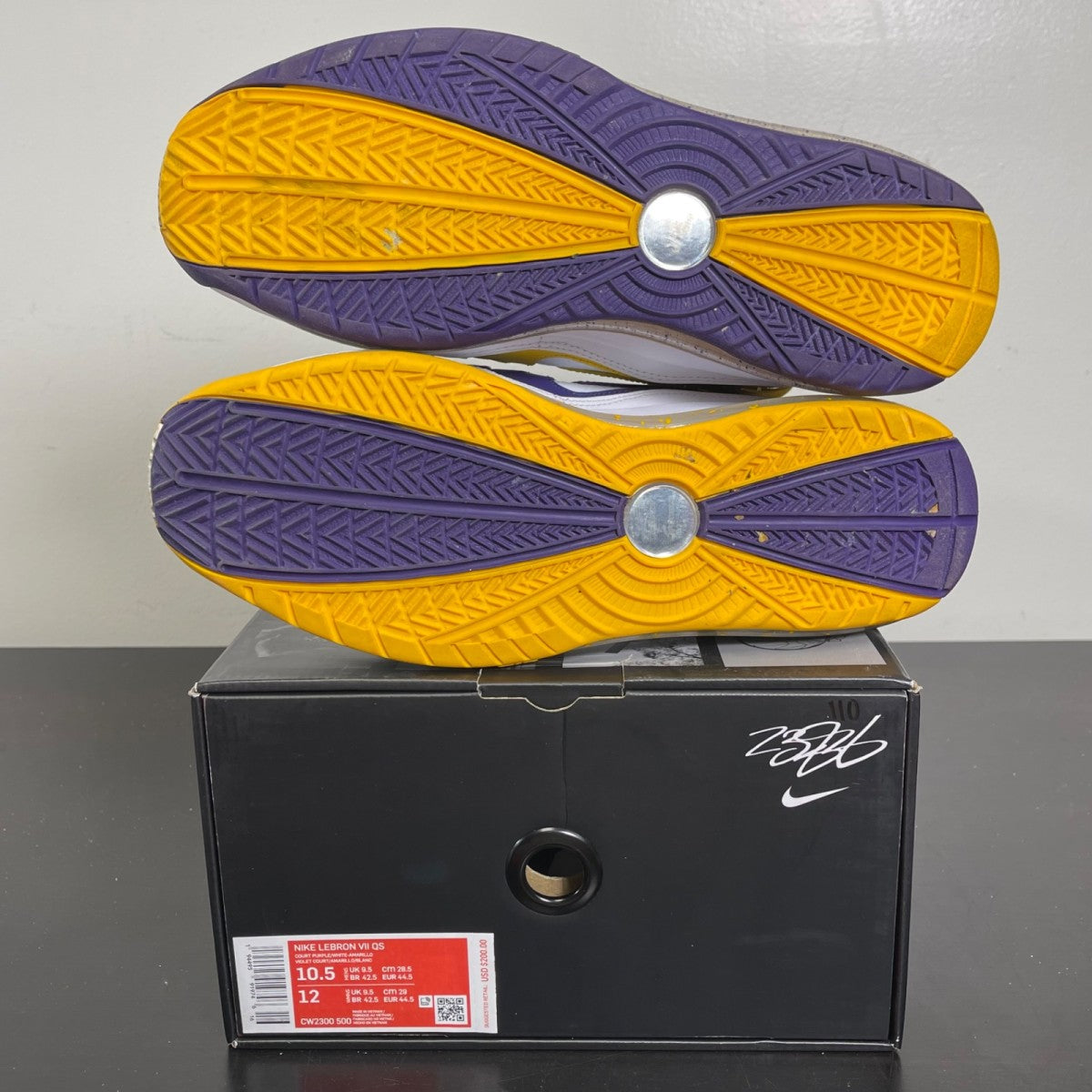 Nike LeBron 7 Media Day 10.5 (Moderately Worn Pre-Owned)NikeCourt Purple/White-Amarillo - Image 5