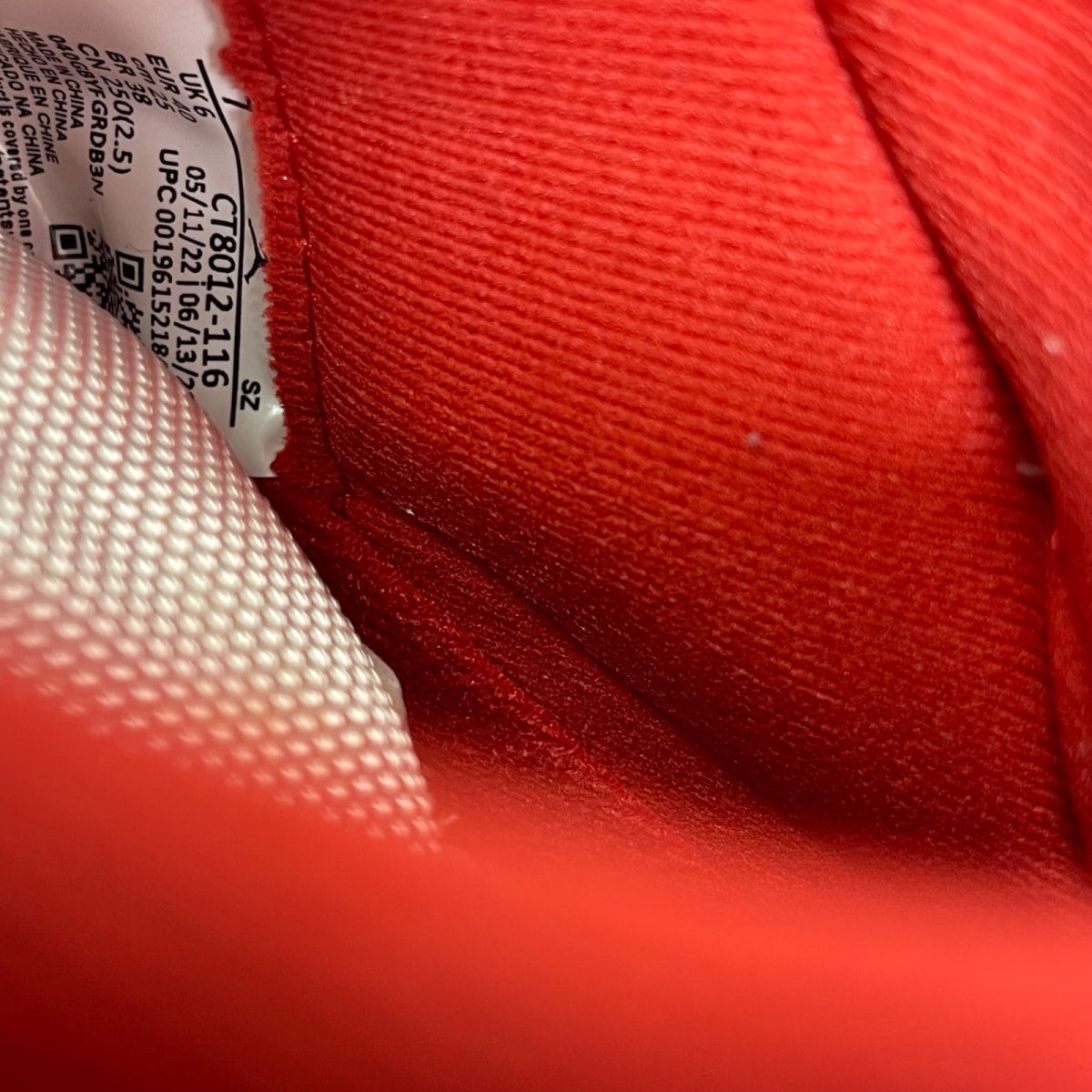 Jordan 11 Retro Cherry (2022) 7 (Moderately Worn Pre-Owned)JordanWhite/Varsity Red/Black - Image 6