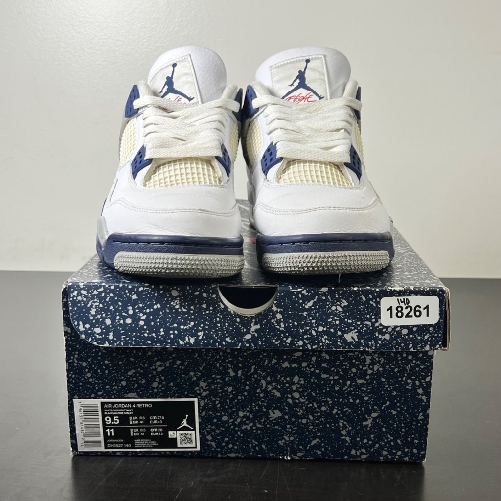 Jordan 4 Retro Midnight Navy 9.5 (Moderately Worn Pre-Owned)JordanWhite/Midnight Navy/Light Smoke Grey-Fire Red - Image 2