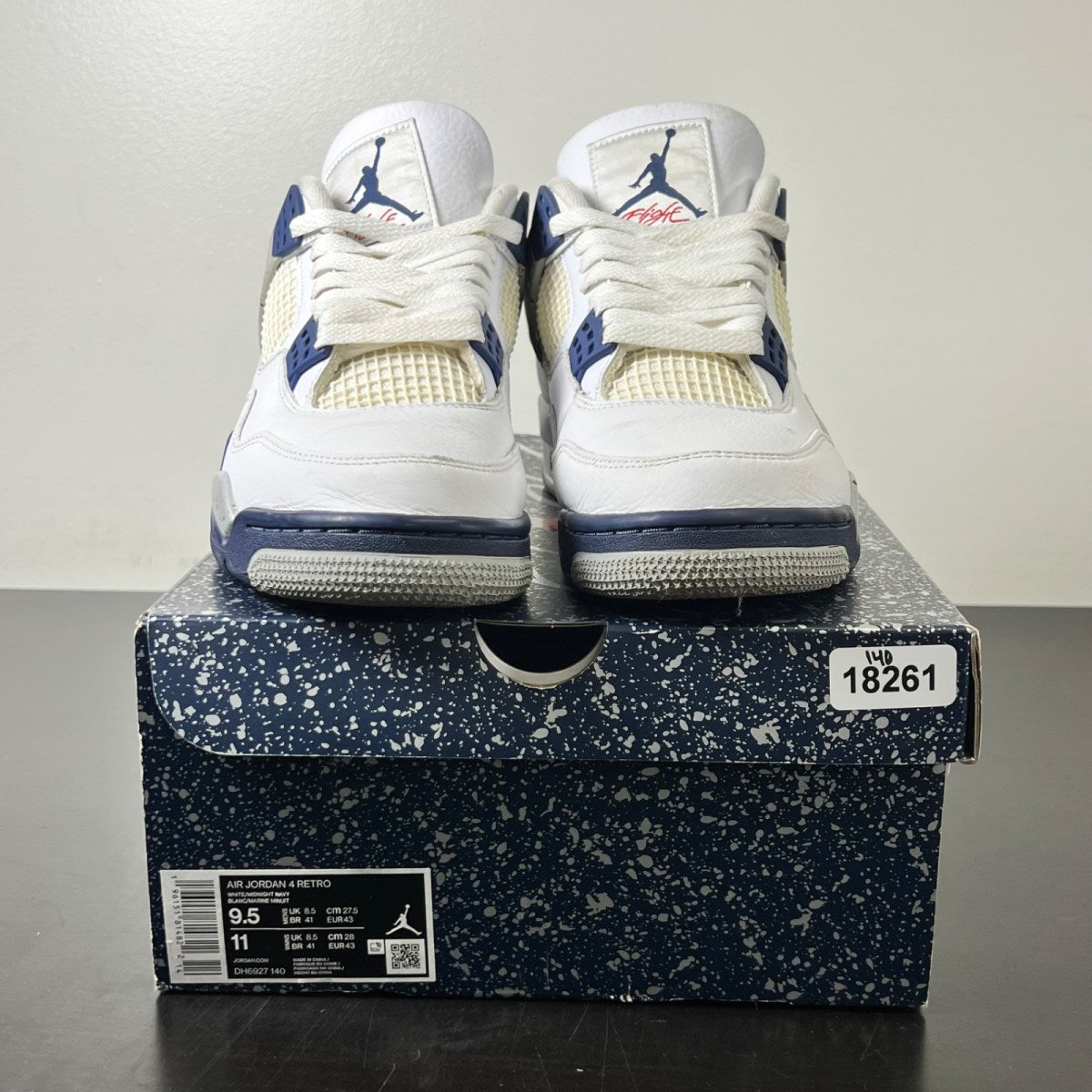 Jordan 4 Retro Midnight Navy 9.5 (Moderately Worn Pre-Owned)JordanWhite/Midnight Navy/Light Smoke Grey-Fire Red - Image 2