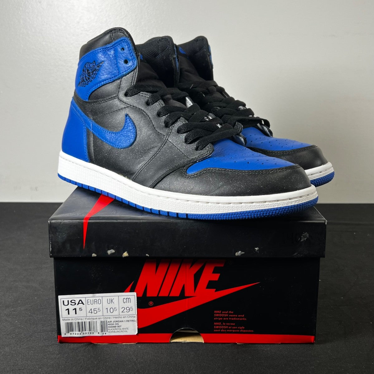 Jordan 1 Retro Royal (2017) 11.5 (Lightly Worn Pre-Owned)JordanBlack/Varsity Royal-White - Image 1