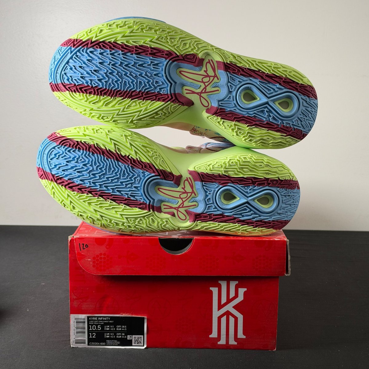 Nike Kyrie Infinity 1 World 1 People Sweet Beet Volt (Size 10.5) - aux