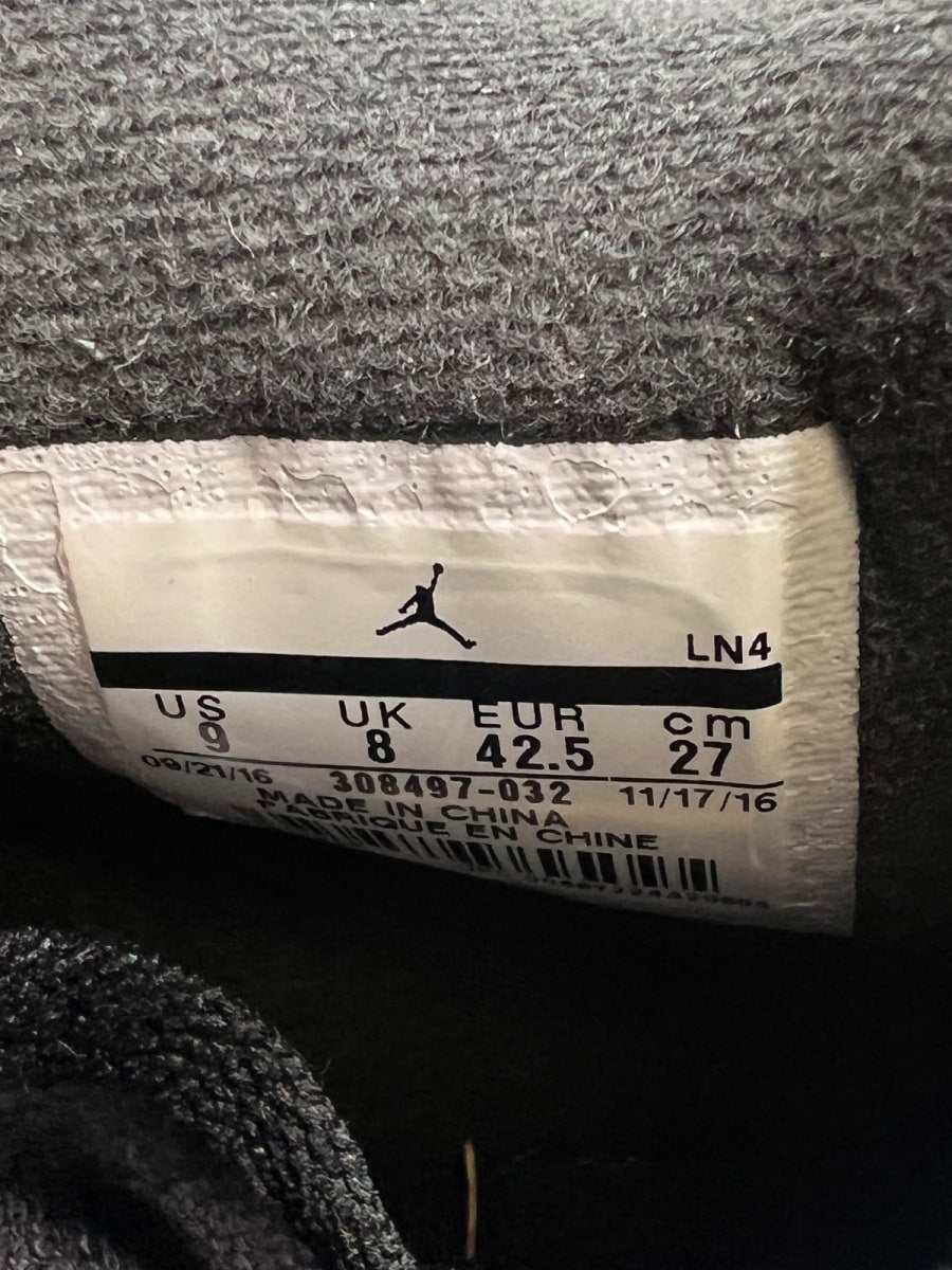 Jordan 4 Retro Royalty 9 (Lightly Worn Pre-Owned) - Image 7