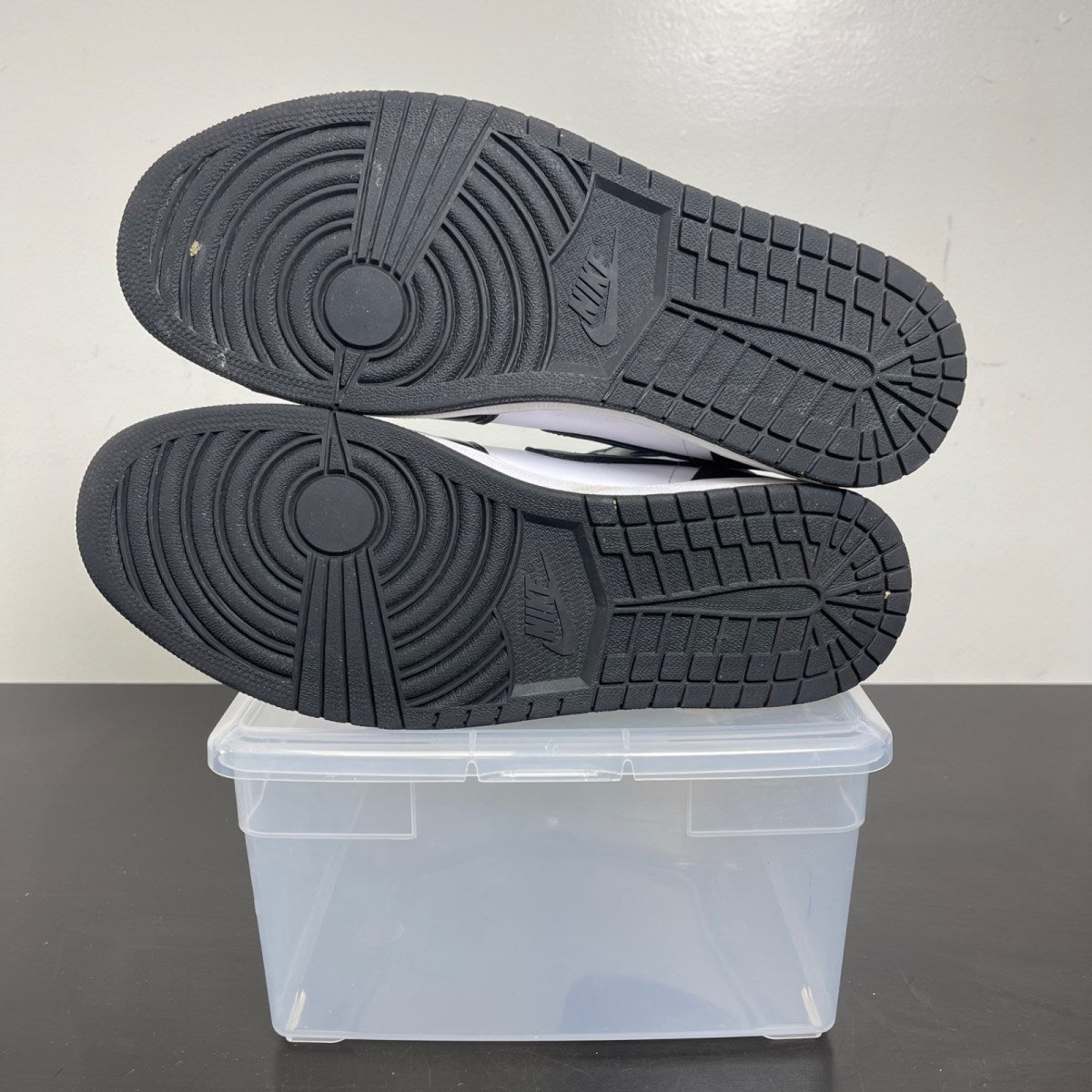 Jordan 1 Retro Black White (2014) 12 (Moderately Worn Pre-Owned)JordanBlack/White-Black - Image 5